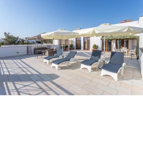 Ariadne Apartment in Plaka Beach