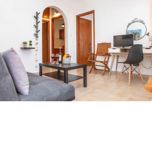 Ariadni's central flat
