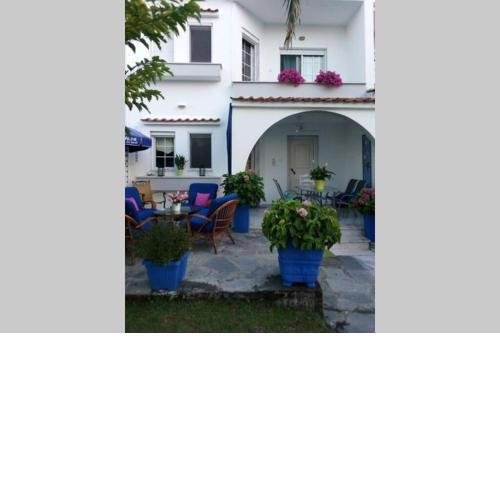 ARIS' FAMILY VILLA