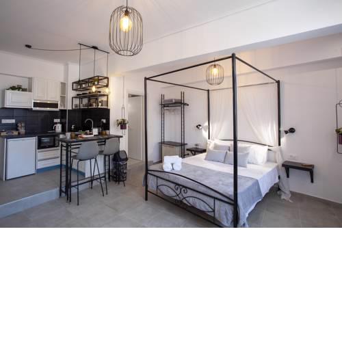Aristophanes luxury flat Psyrri square