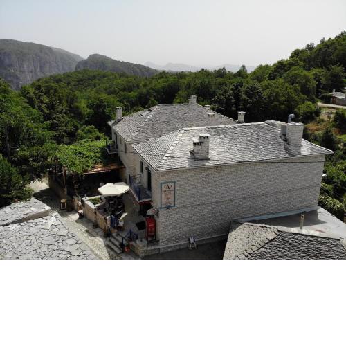 Arktouros Hotel