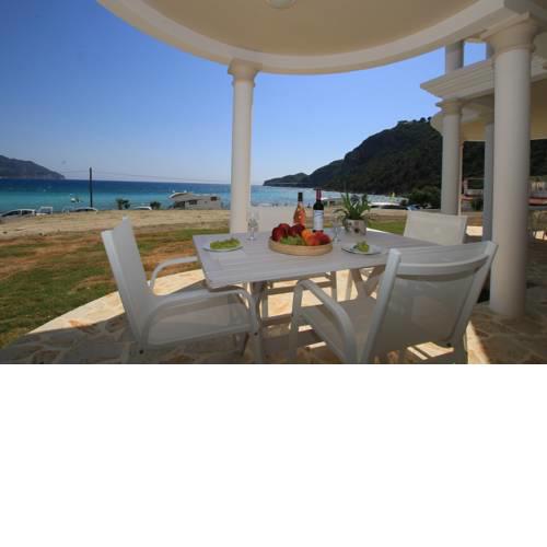 Armikes Beachfront Suite 1 Afionas Corfu