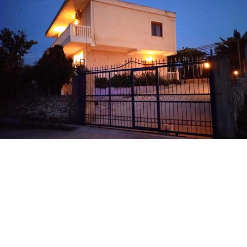 Arsen Apartments