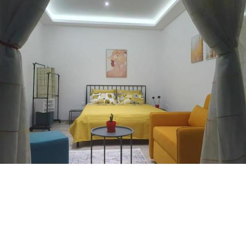 Art Corner Apartment Cozy, Central & Comfy