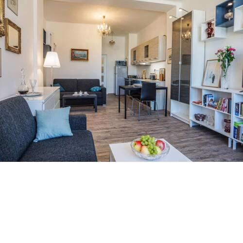 Art Gallery Apartment next to Old Town Square