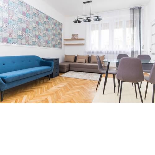 Art Mosaic Homey Apartment