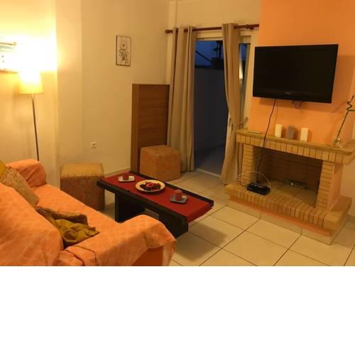 Artemida house near the beach and the Athens airport.