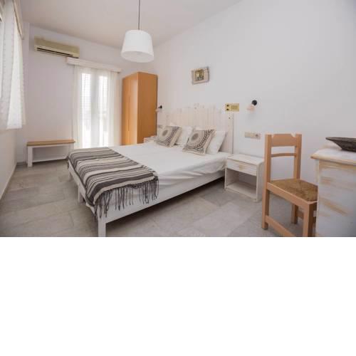 Artemis Hotel