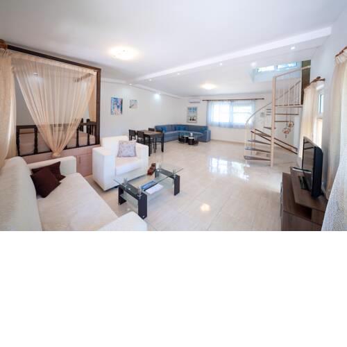 Artemis Studios - Garden house with pool view