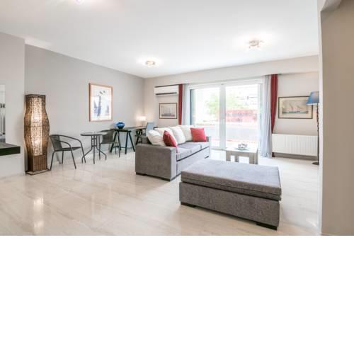 Artistic 2BD apt in Athens, 5min from metro