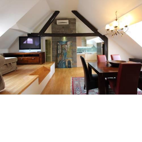 Artistic Apartment in Historical Old Town 2