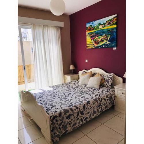Artistic Apartment Near The Sea