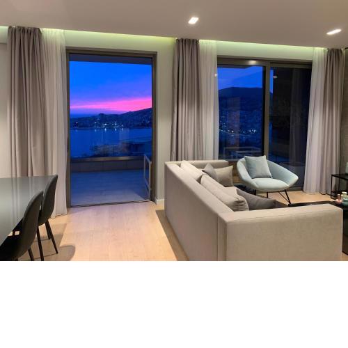 ArtNest Luxury Hotel & Suites