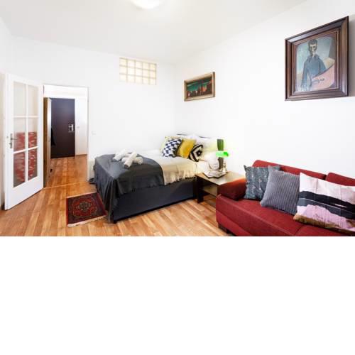 Artsy Apartments Opletalova