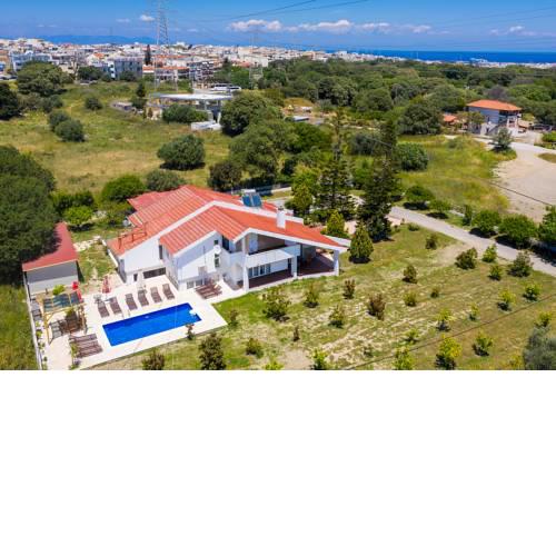 Artzy Villa