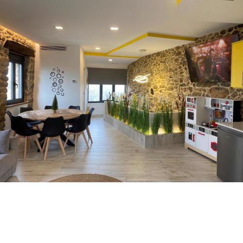As Penedas, Casa dos Arcos
