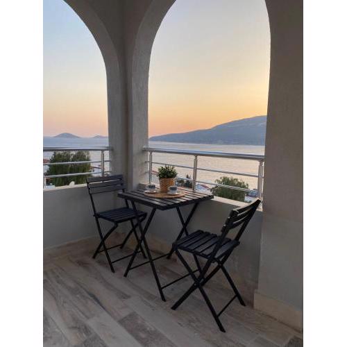 Astonishing Flat With Shared Pool and Sea View Within 3 Min Walk to the Beach in Kalkan, Kas
