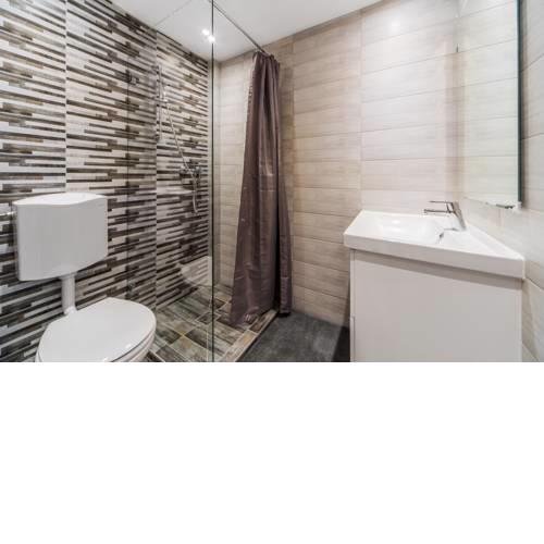 Astoria Airconed 1 Bedroom Apartment