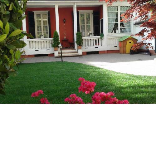 AT Home 128 : little garden in the city