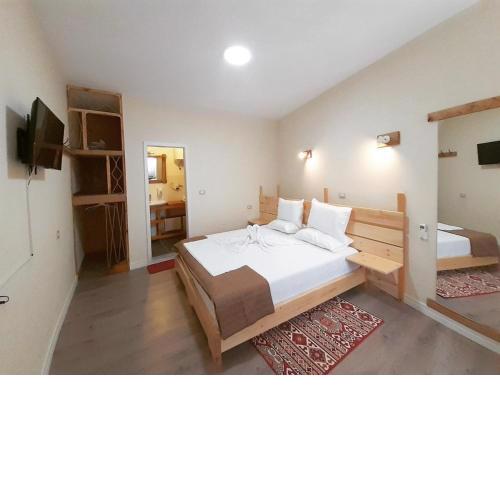 At Pikotiko's - Korca City Rooms for Rent