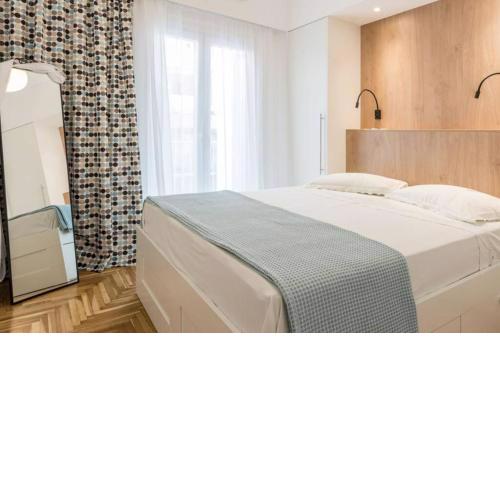 Athens - Syntagma , 200 meters from metro station