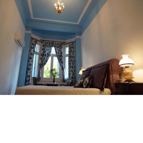 Athens Family Apartments
