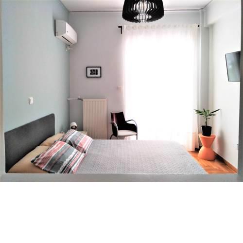 Athens Pangrati modern apt 10min to metro