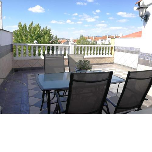 Ático con gran terraza en Lucena. Ideal parejas.