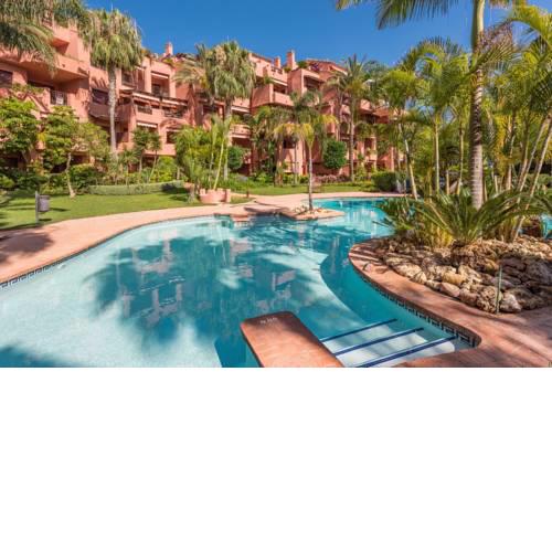 Ático Duplex con vistas al mar en Marbella 100 metros de la playa