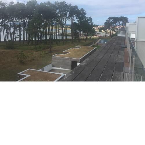 Ático en una isla. Playa y piscina.