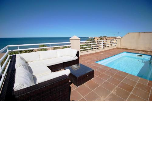 Ático espectacular con piscina privada en primera línea de playa