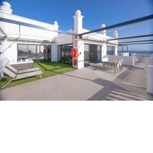 Atlantico Plaza Suite 6 - 2 beds - 2 baths