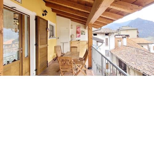 Attic family apartment in center of Moggio