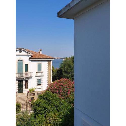 ATTICO AL LIDO DI VENEZIA CON VISTA SU VENEZIA
