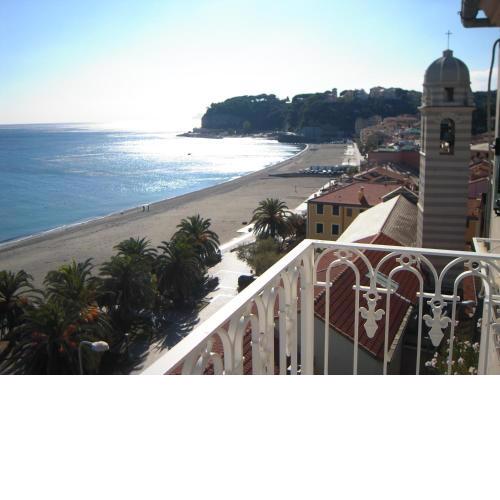 Attico Fronte Mare nel Borgo di Celle Ligure