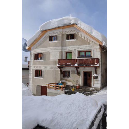 Attika Wohnung 7546 Ardez
