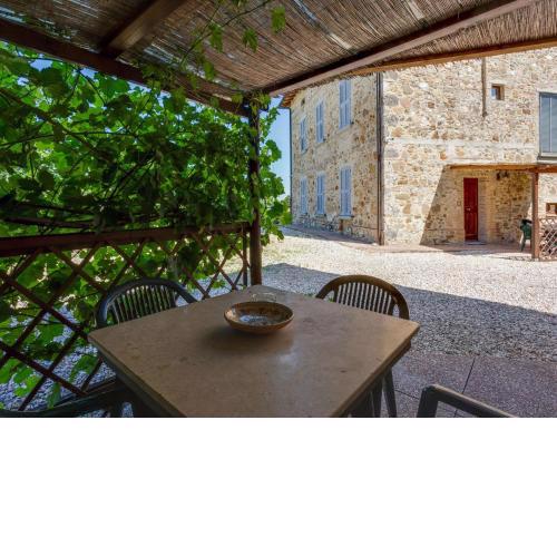 Attractive Apartment in Casole d Elsa with Swimming Pool