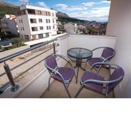 Attractive Apartment in Podstrana with Balcony