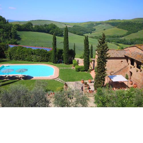 Attractive Farmhouse in Montalcino with Private Terrace