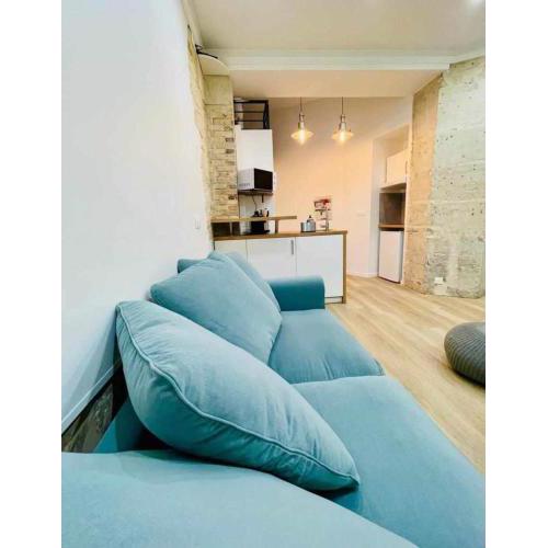 Atypical housing - very well located in Paris