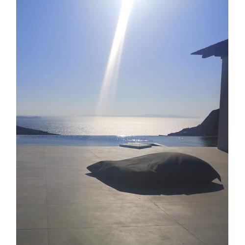AURA New Villa