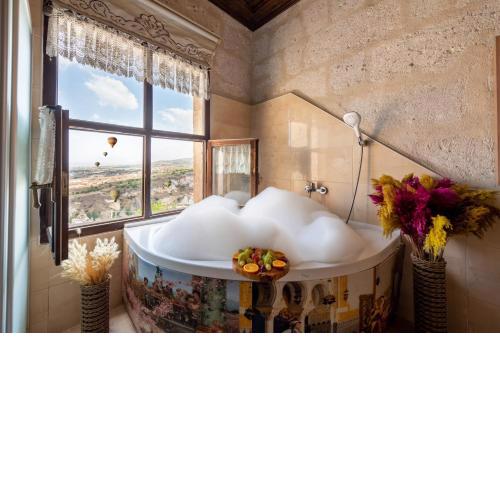Aurora Cave Hotel