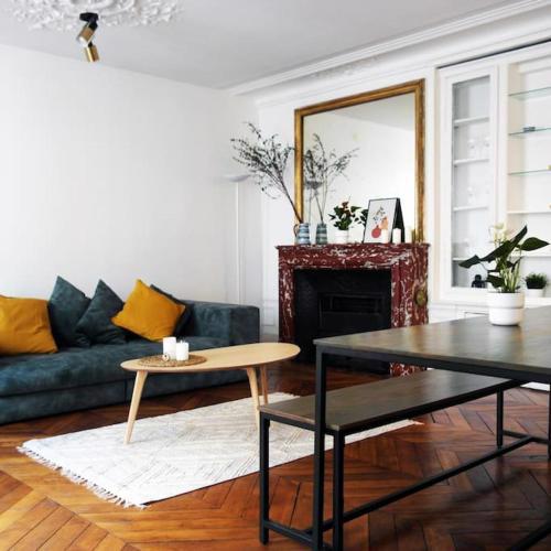 Authentic Parisian 65m2 flat next to Le Marais