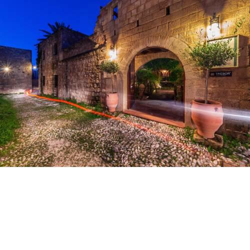 Avalon Boutique Suites Hotel