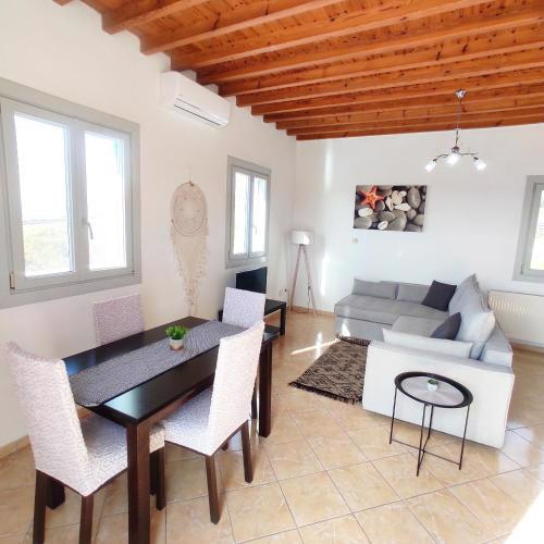 Avalon cosy apartments Emerald, Ivory with shared swimming pool