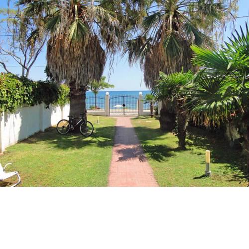 Avdira Seaside House