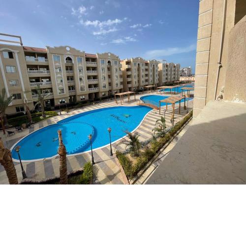 Aven Resort Compound