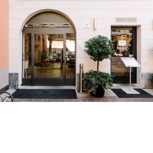 Avenue Hotel