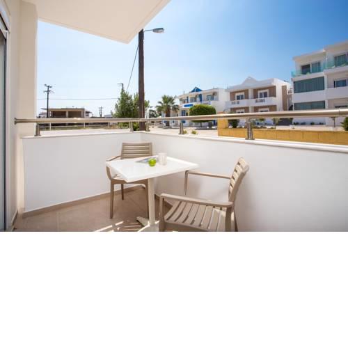 Avi Suites 1