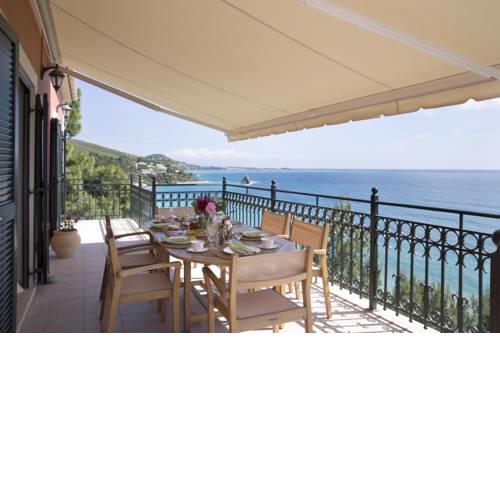Avra Private Suites
